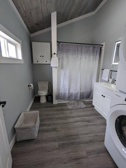 Summerlee Suite - Beautiful Remodeled Farmhouse Oak Hill Exterior foto
