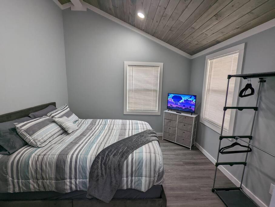 Summerlee Suite - Beautiful Remodeled Farmhouse Oak Hill Exterior foto